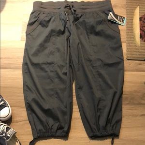 Marika Tek stretch woven Capri Pants Size XXL